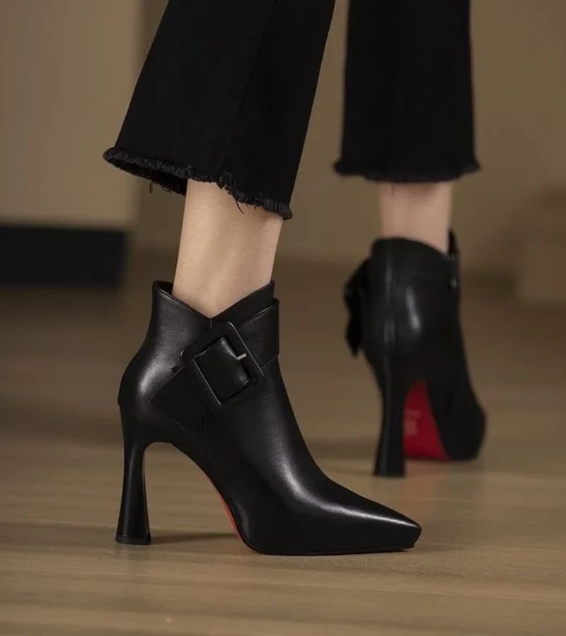 Margot Biarritz - Bottines à Talon avec Boucle Oversize