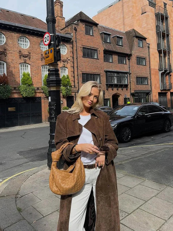 Margot Biarritz - Trench chic en daim doux